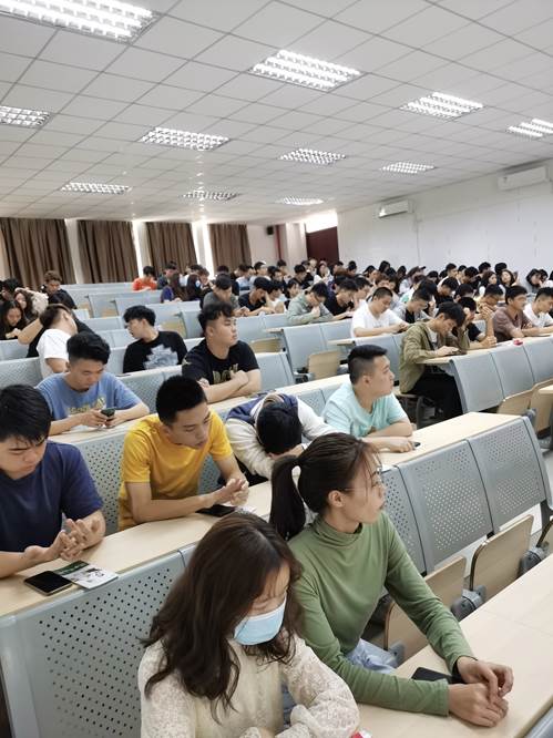 http://pr.gdjdxy.edu.cn/__local/1/74/8A/00385355B37B6329CA257F30C89_74ECE946_253E9E.jpg